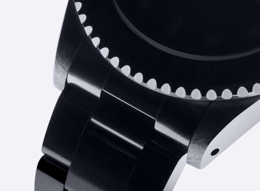Détail d’un bracelet et d’une boîte de montre, image d’ambiance issue de la charte DHEH